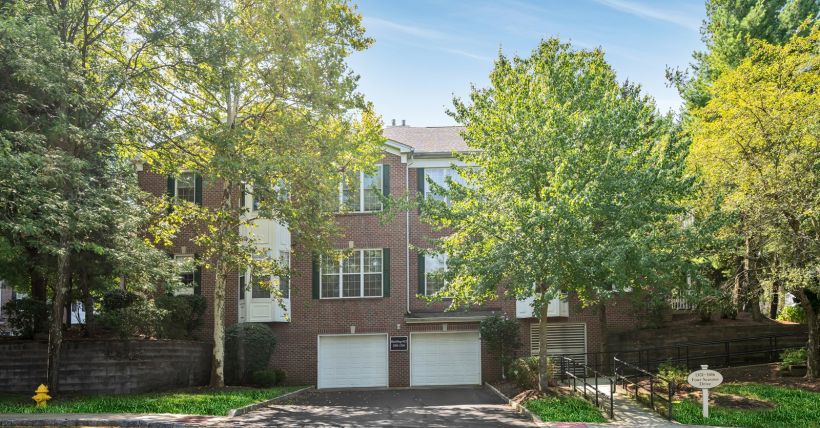 UNDER CONTRACT! home for Sale in Wayne